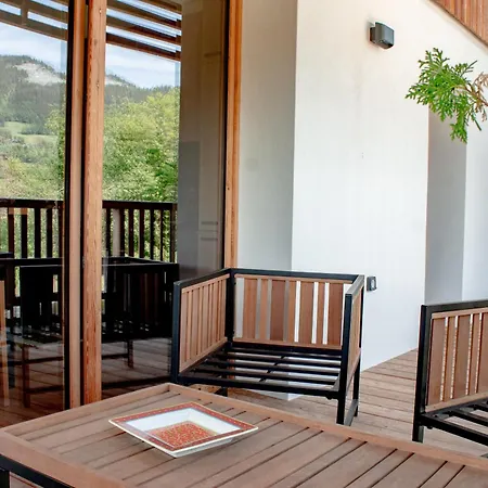 Avec Terrasse Et Vue - *